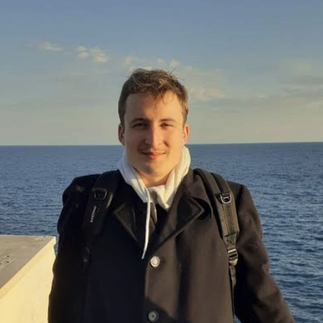 Headshot of Rémi Thomas