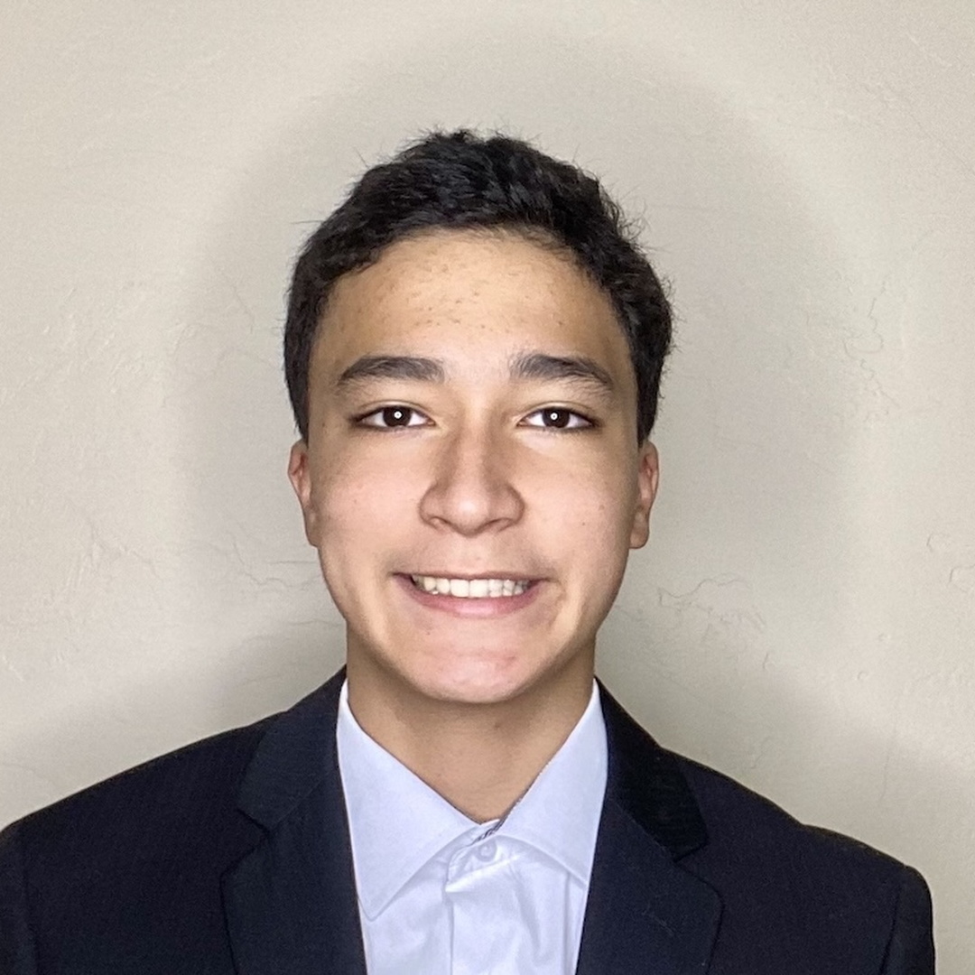 Headshot of Steven Amanat