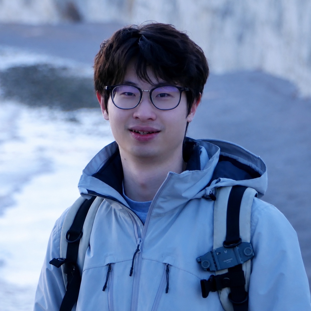 Headshot of Oscar Li